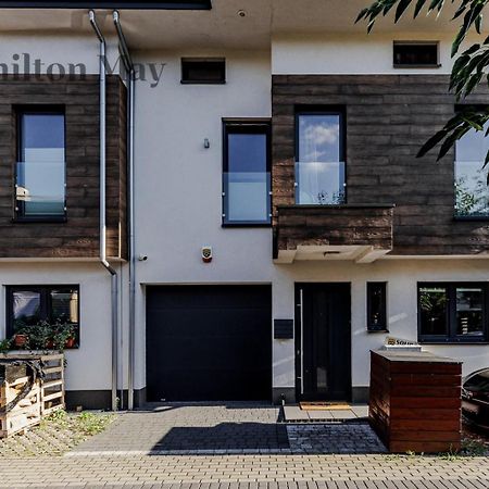 فيلا The Family House Warsaw Wawer المظهر الخارجي الصورة